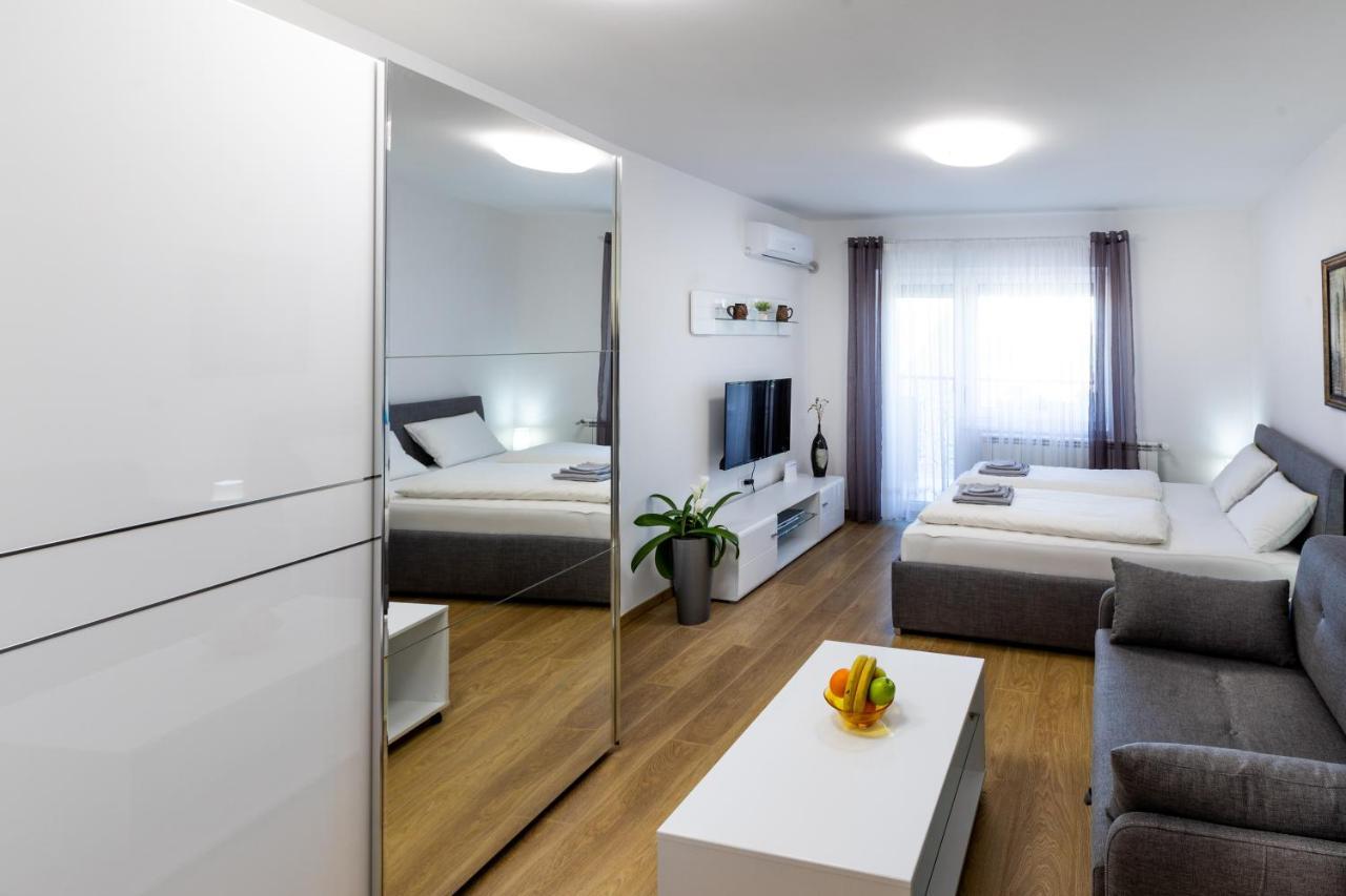 Mb Apartment Subotica Exterior foto